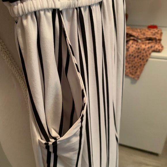 2 Womens Pant Dresses. Super cute. 1 has tags and the other is new without tags. - Picture 6 of 9